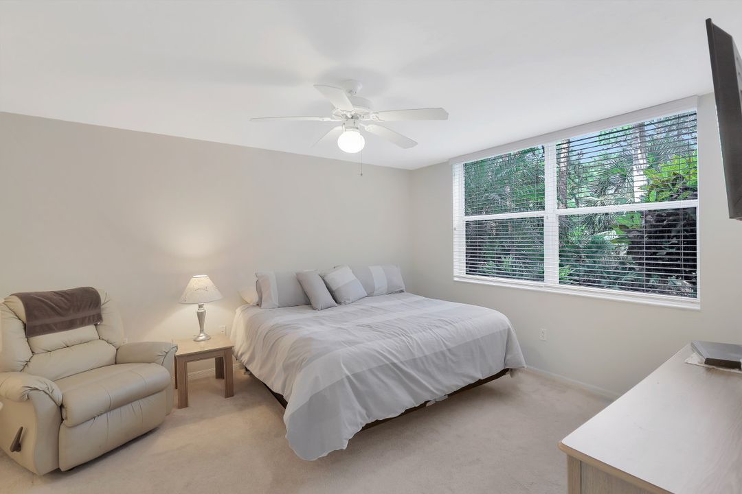 285 Naples Cove Dr #1106, Naples, FL 34110