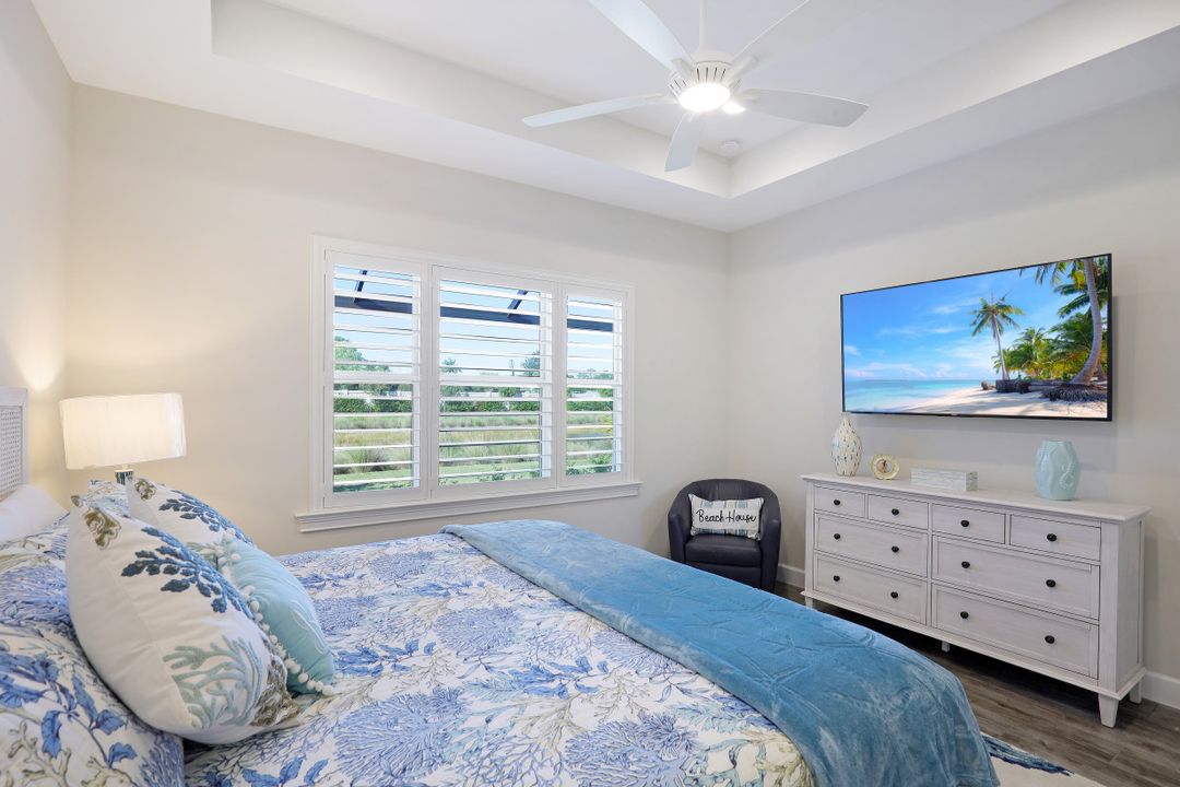 5855 Haiti Dr, Naples, FL 34112