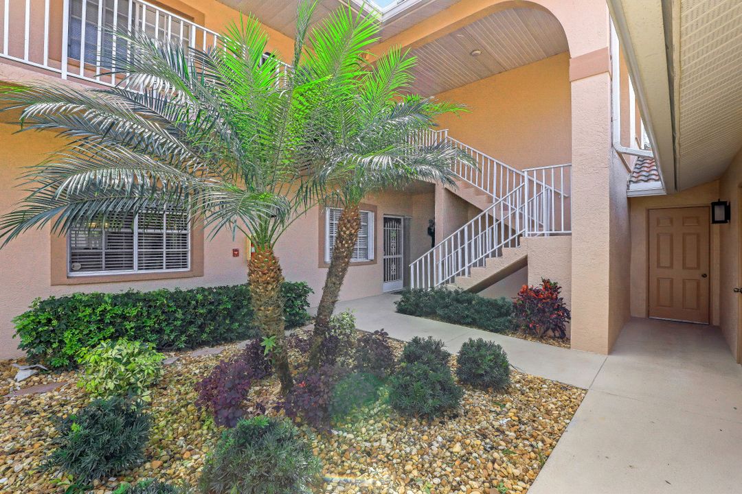 9060 Michael Cir #411, Naples, FL 34113