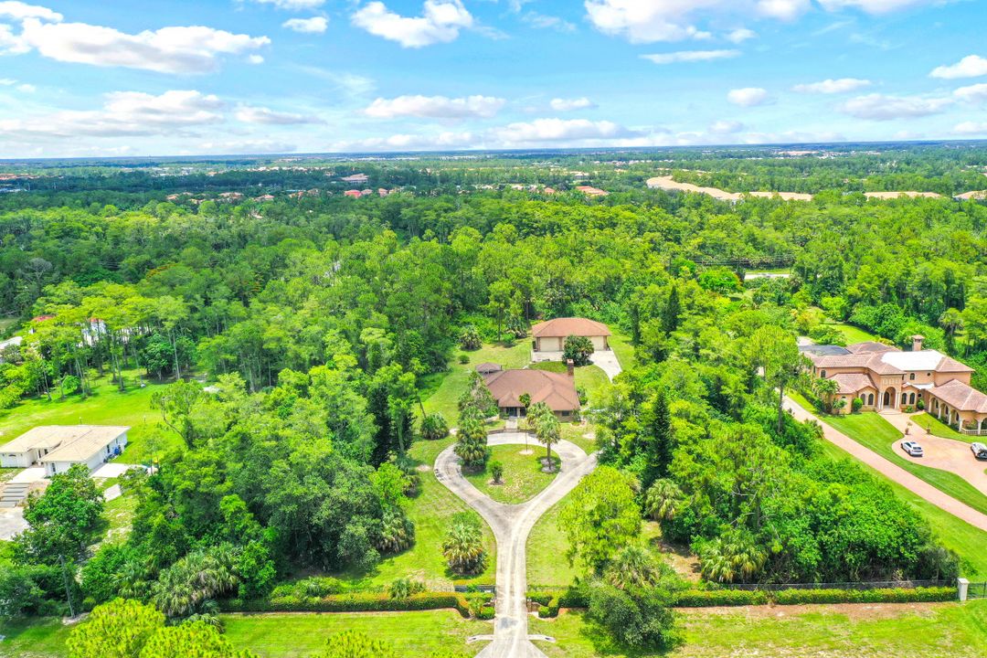 3661 7th Ave NW, Naples, FL 34120