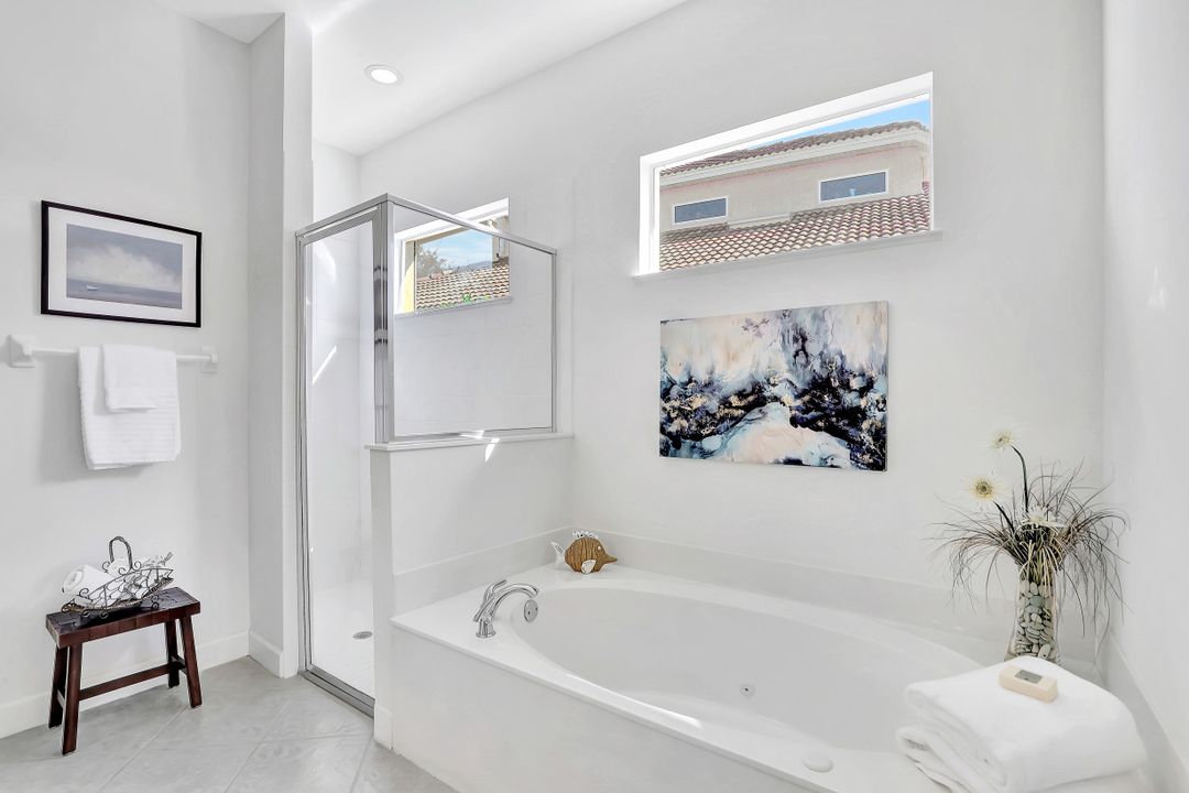 6474 Waverly Green Way, Naples, FL 34110