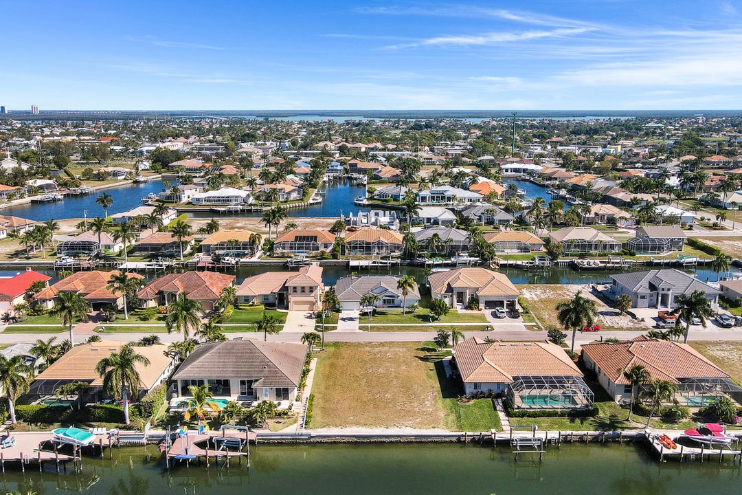 418 Marquesas Ct, Marco Island, FL 34145