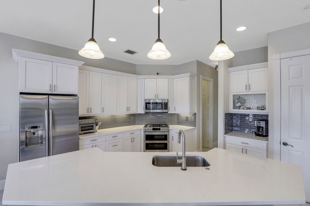 9699 Wilshire Lakes Blvd, Naples, FL 34109