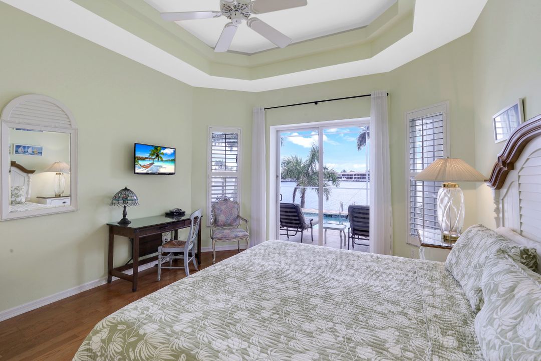 101 Landmark St, Marco Island, FL 34145