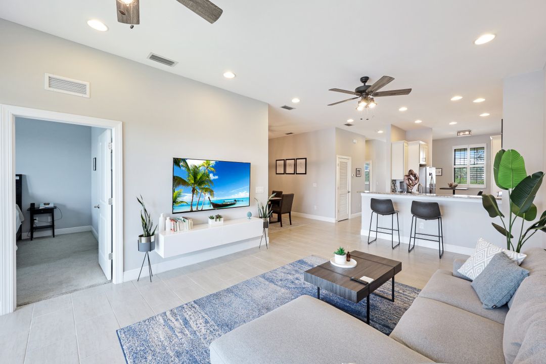 15130 Palmer Lake Cir #203, Naples, FL 34109