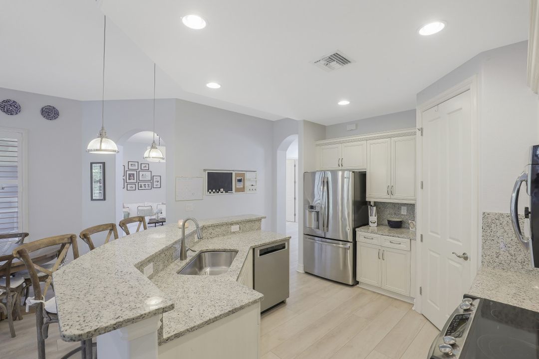 15907 Secoya Reserve Cir, Naples, FL 34110