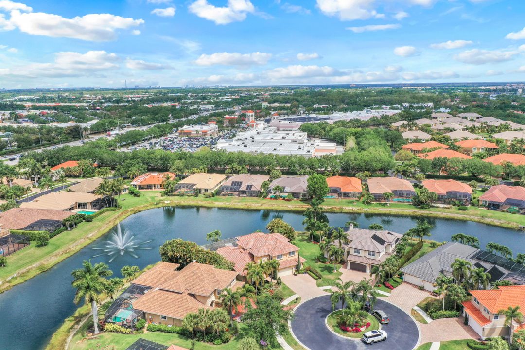 5119 Post Oak Ln, Naples, FL 34105