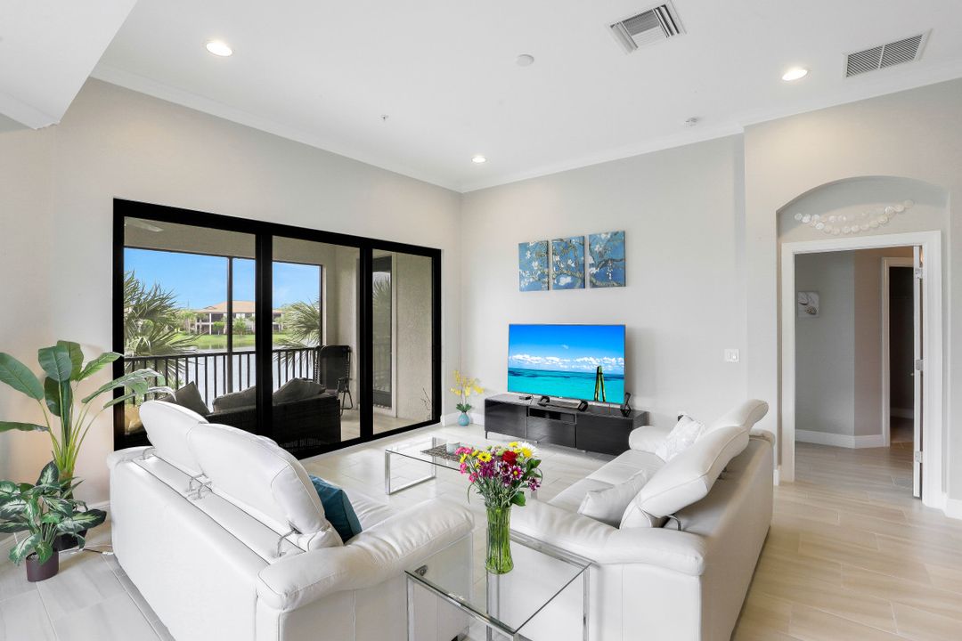 2181 Frangipani Cir  #201, Naples, FL 34120