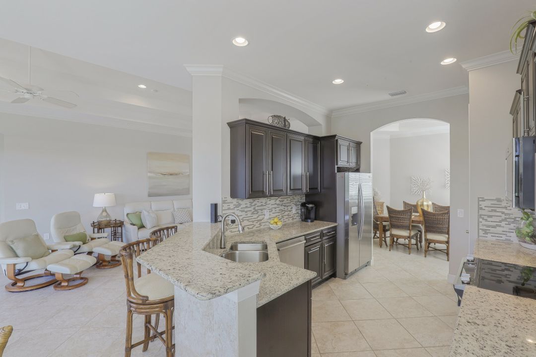 8843 Nautical Landing Cir #201, Naples, FL 34120