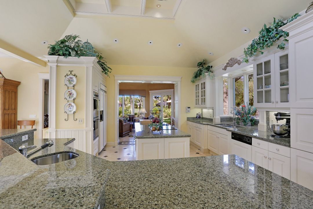 185 Cheshire Way, Naples, FL 34110