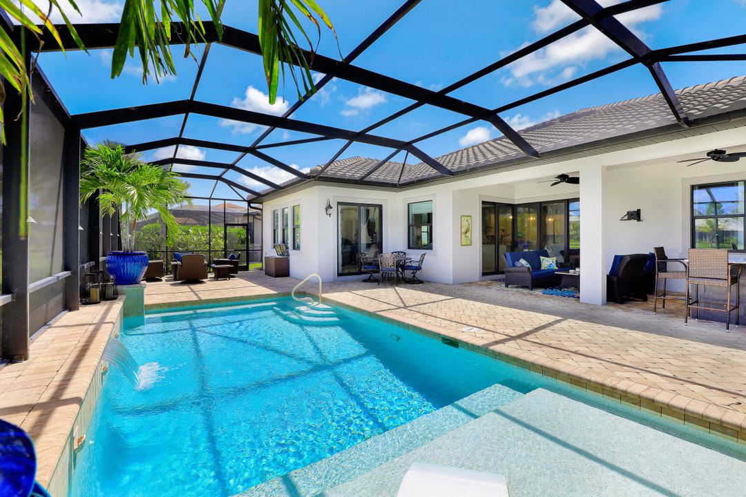 2155 Antigua Ln, Naples, FL 34120