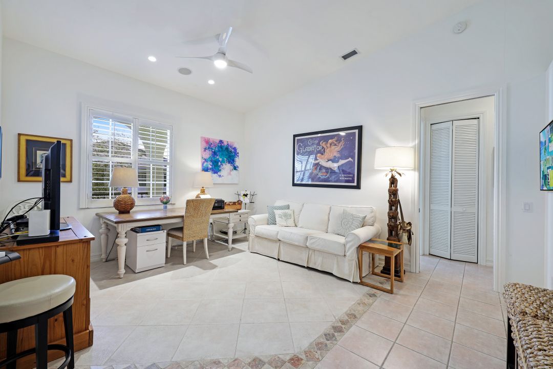 790 Bentwater Cir #203, Naples, FL 34108