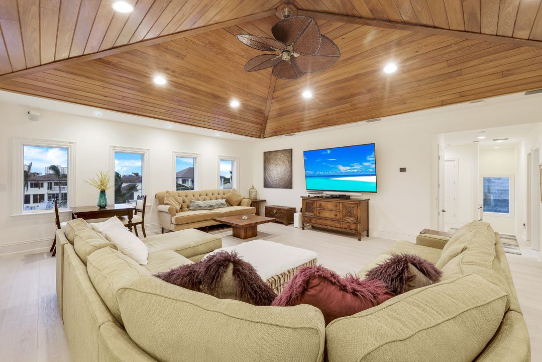 403 Seabee Ave, Naples, FL 34108