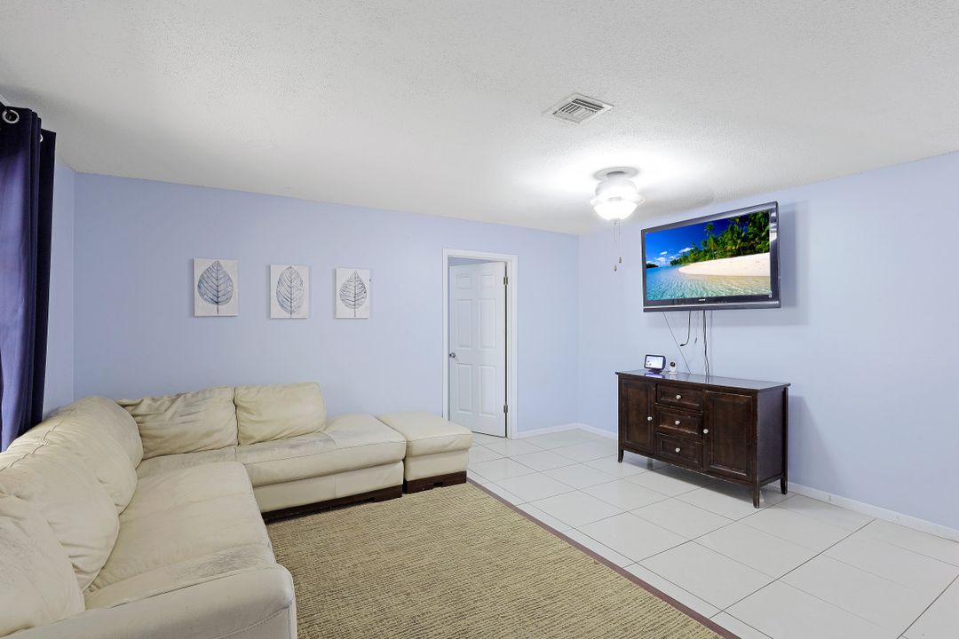 2690 64th St SW, Naples, FL 34105