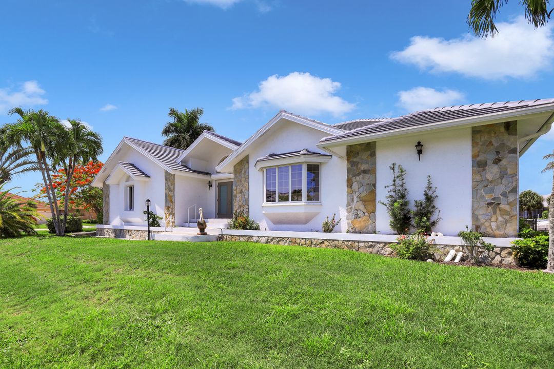 370 Cottage Ct, Marco Island, FL 34145