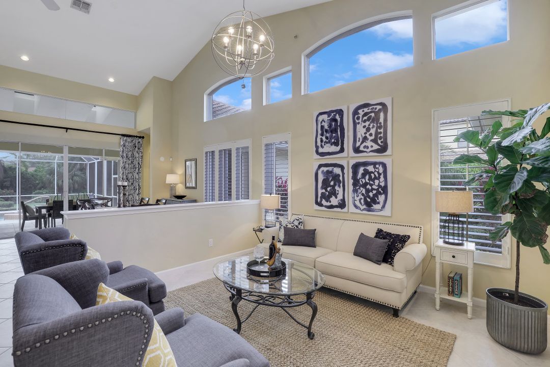 9245 The Ln, Naples, FL 34109