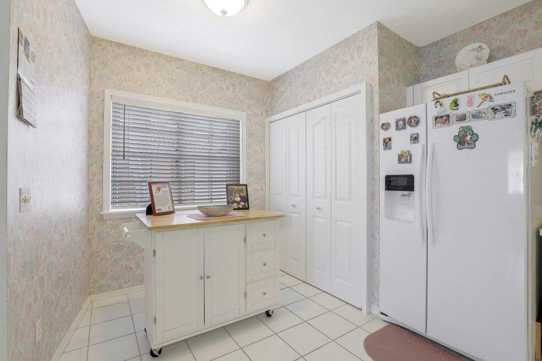 9060 Michael Cir #411, Naples, FL 34113