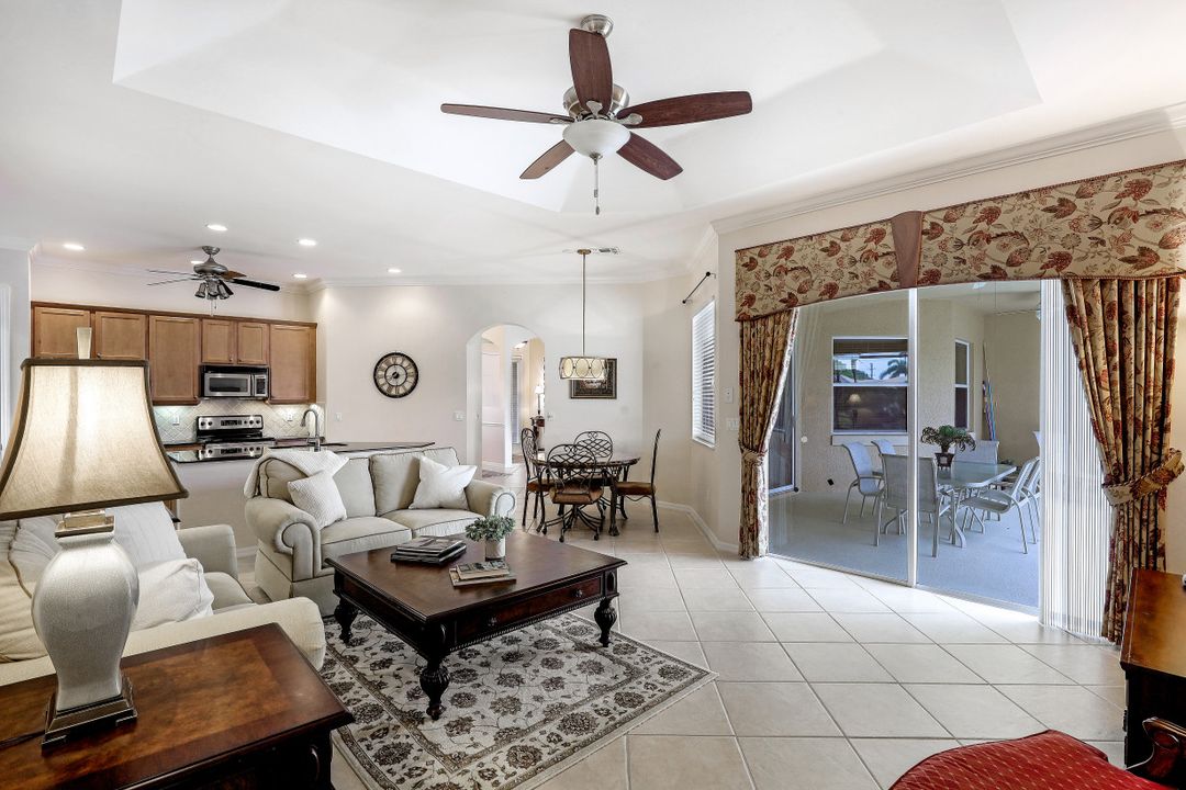 5014 Old Pond Dr, Naples, FL 34104