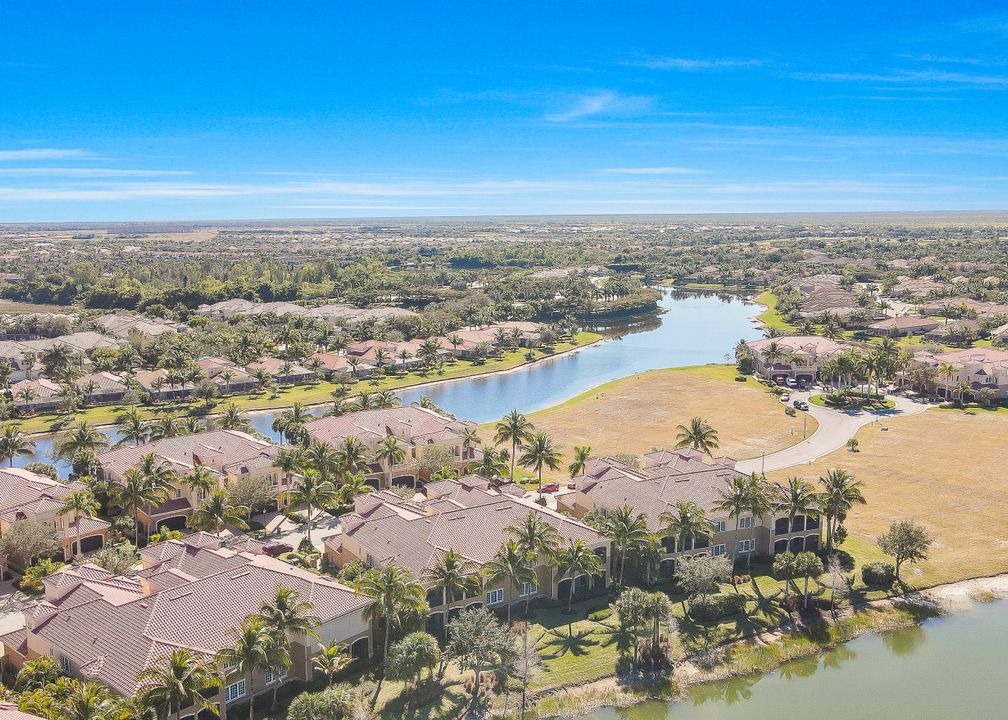 9293 Menaggio Ct #101, Naples, FL 34114