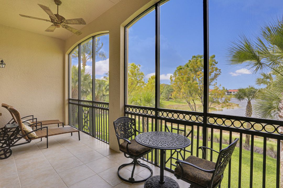 3053 Aviamar Cir #203, Naples, FL 34114