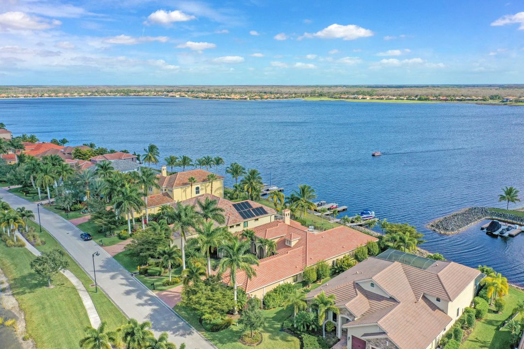 9214 Marble Stone Dr, Naples, FL 34120