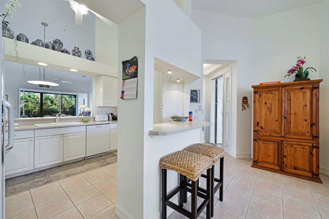 790 Bentwater Cir #203, Naples, FL 34108