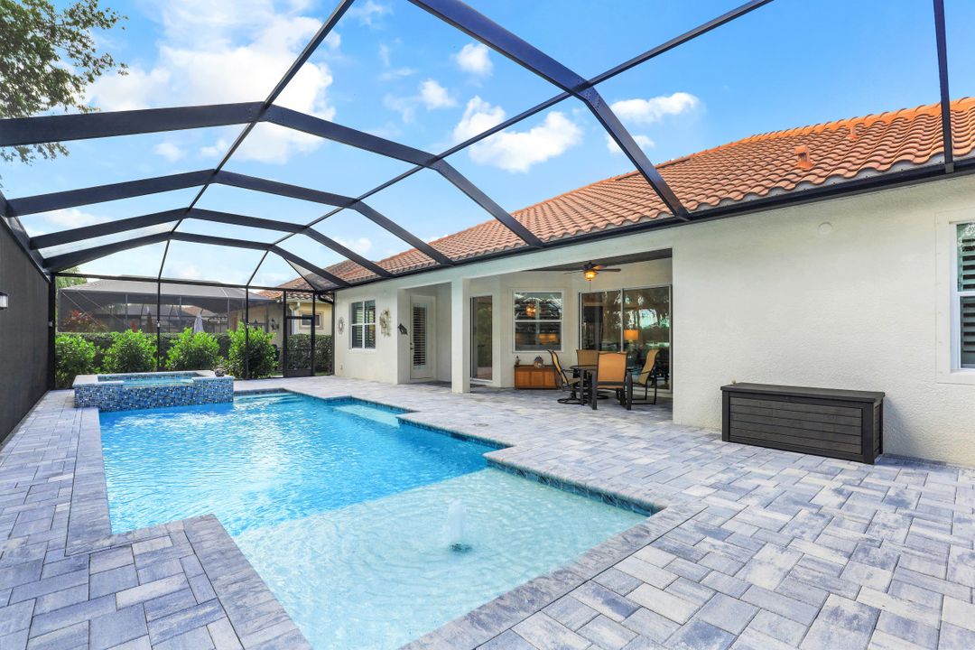 9795 Nickel Ridge Cir, Naples, FL 34120