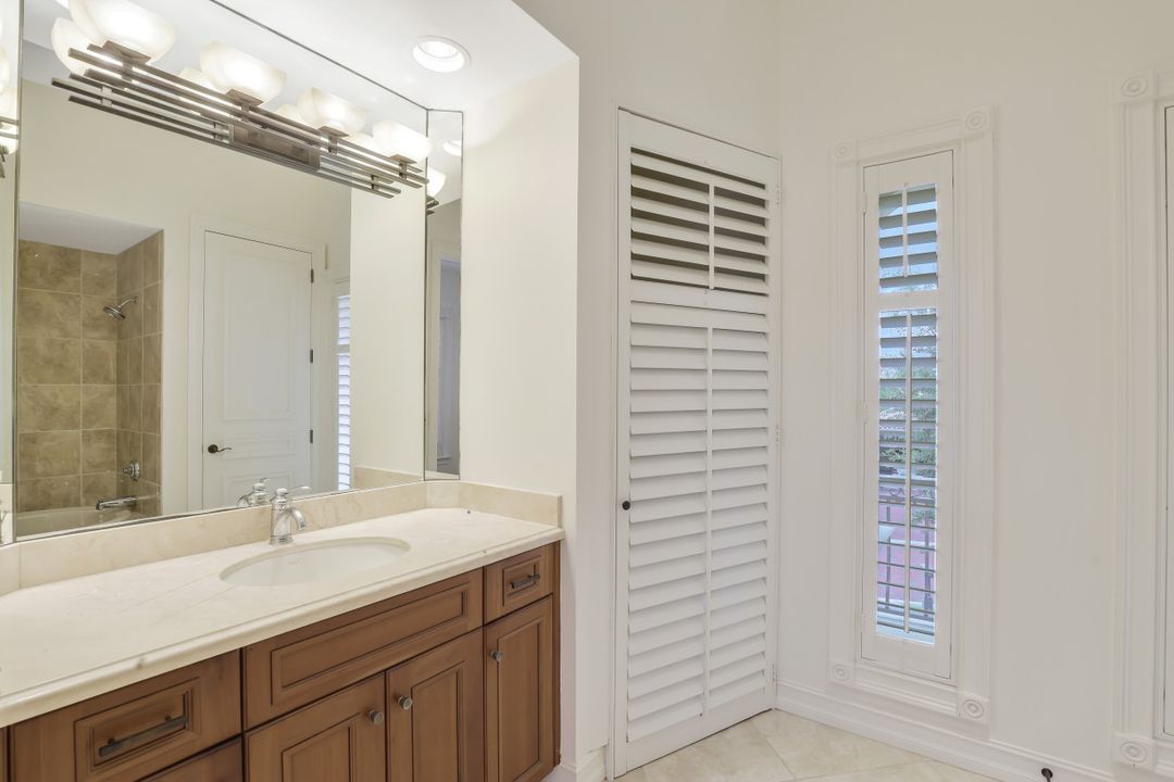 9155 Torrefino Ct, Naples, FL 34109