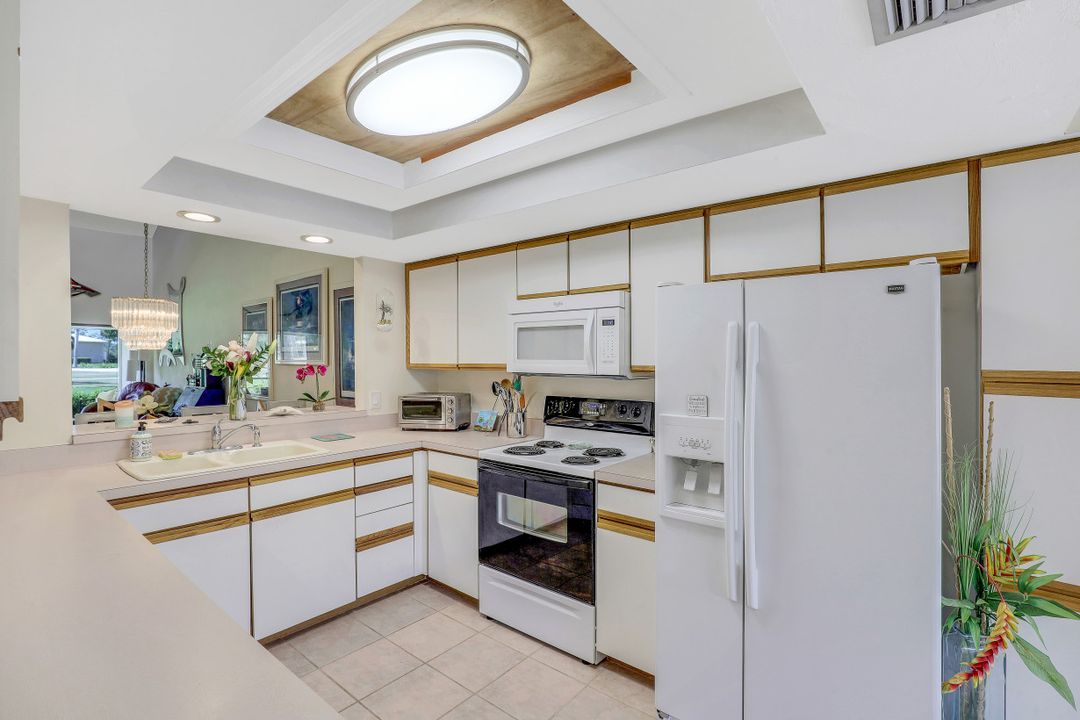 574 Augusta Blvd, Naples, FL 34113