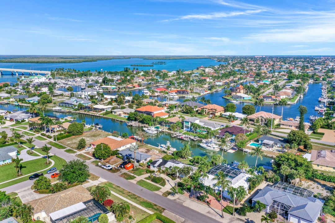 1211 Mulberry Ct, Marco Island, FL 34145