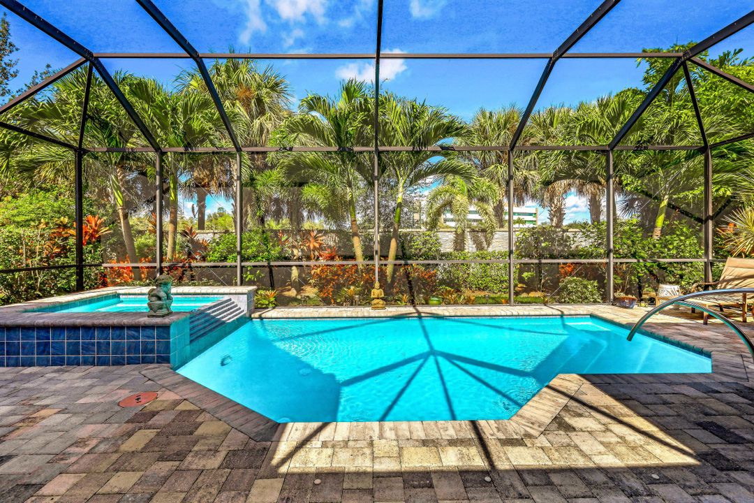 8447 Palacio Terrace W, Naples, FL 34114