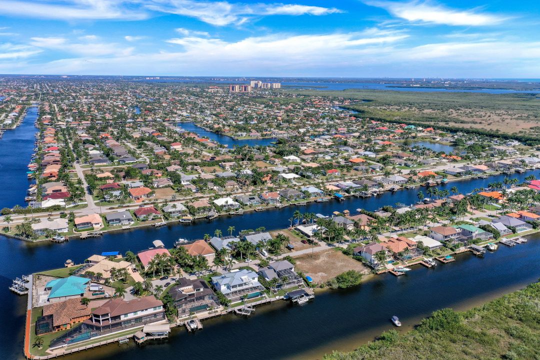 5210 SW 28th Pl, Cape Coral, FL 33914