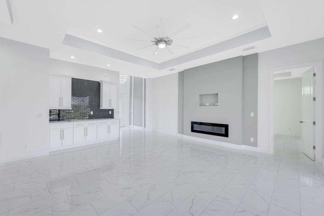 602 SW 35th St, Cape Coral, FL 33914