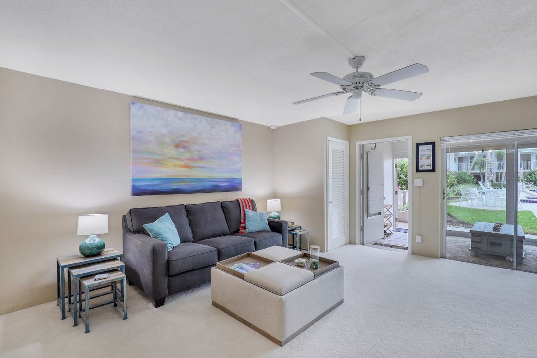 344 Harbour Dr, Naples, FL 34103