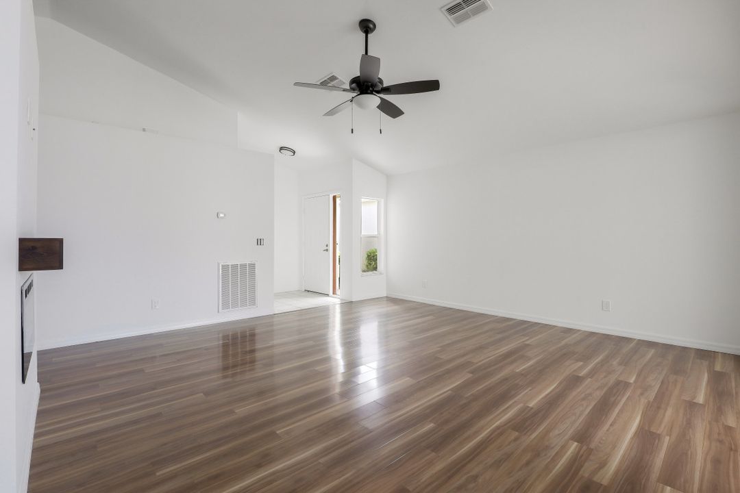 14832 Paradigm Ct, Fort Myers, FL 33919