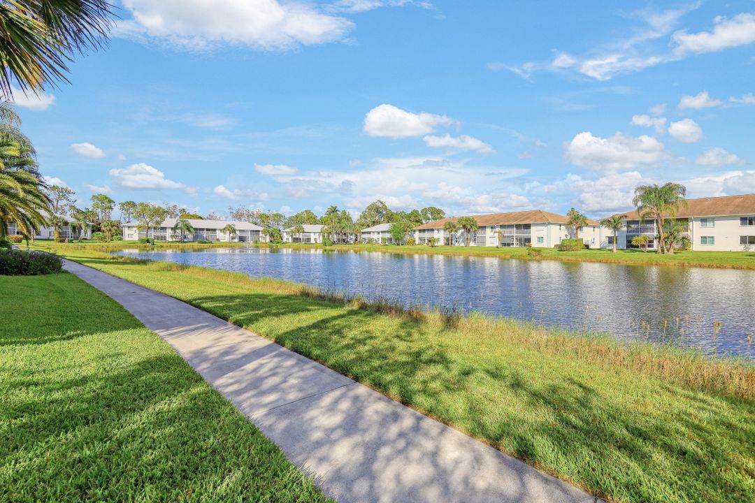 452 Belina Dr #1302, Naples, FL 34104