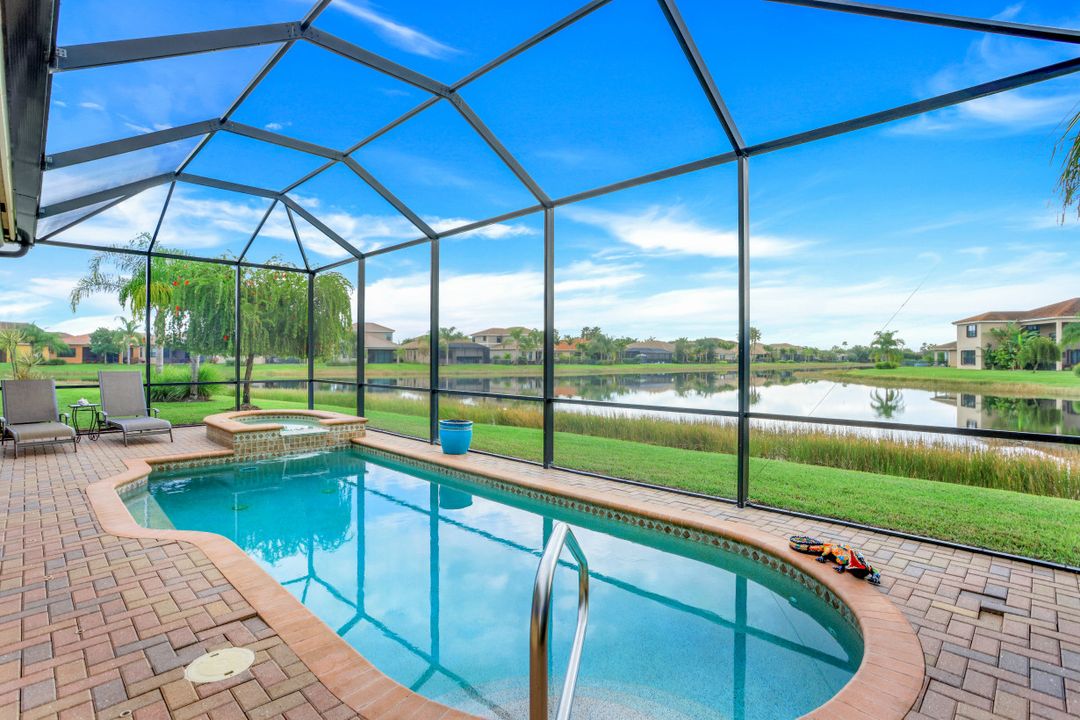 11516 Stonecreek Cir, Fort Myers, FL 33913