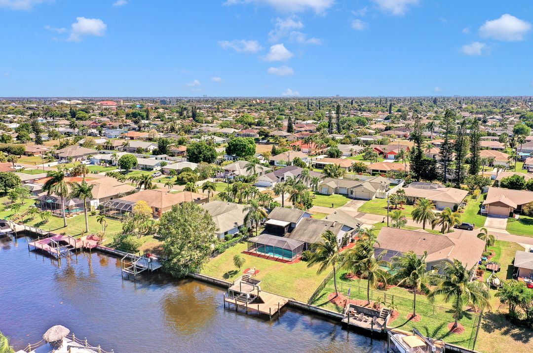 1121 SE 21st St, Cape Coral, FL 33990