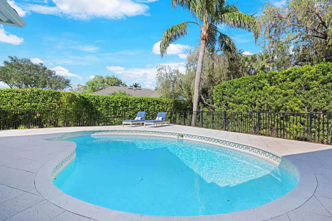 7525 Cordoba Cir, Naples, FL 34109