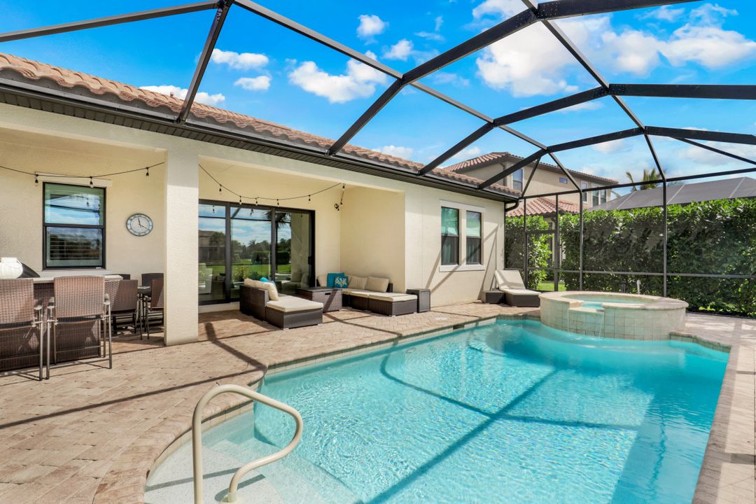 4714 Formosa Dr, Naples, FL 34119