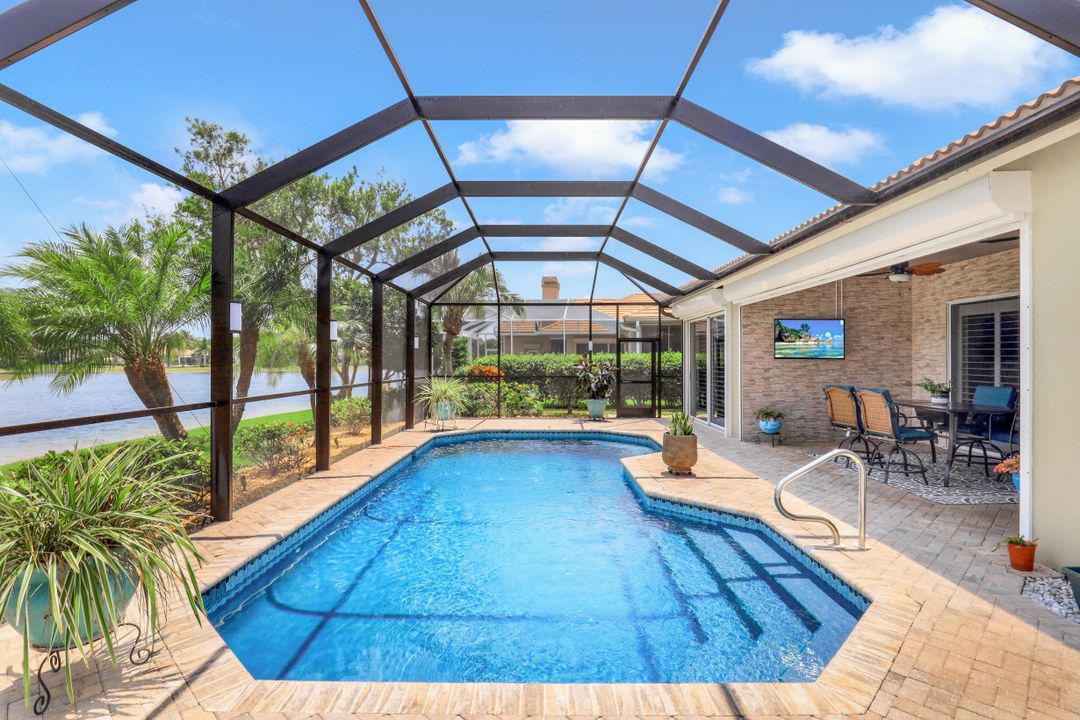 8172 Lowbank Dr, Naples, FL 34109