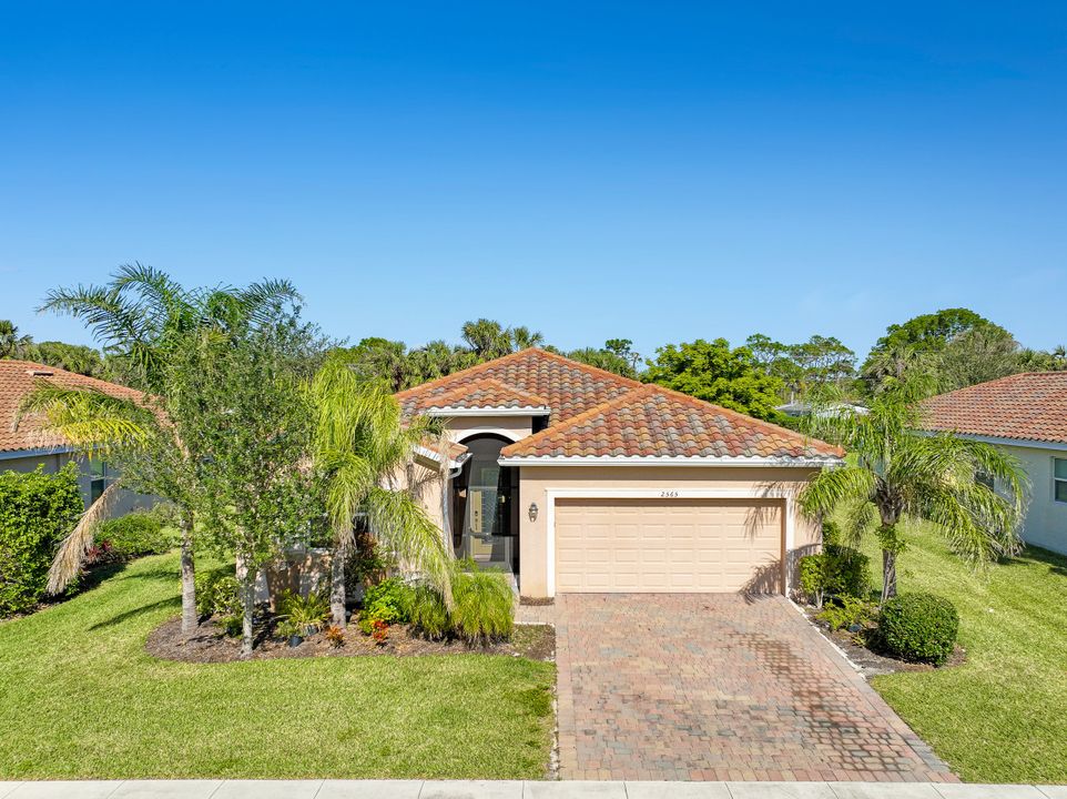 2565 Caslotti Way, Cape Coral, FL 33909