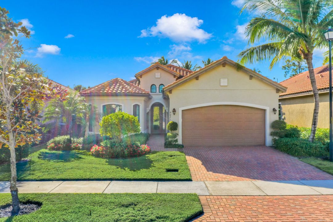 9021 Isla Bella Cir, Bonita Springs, FL 34135