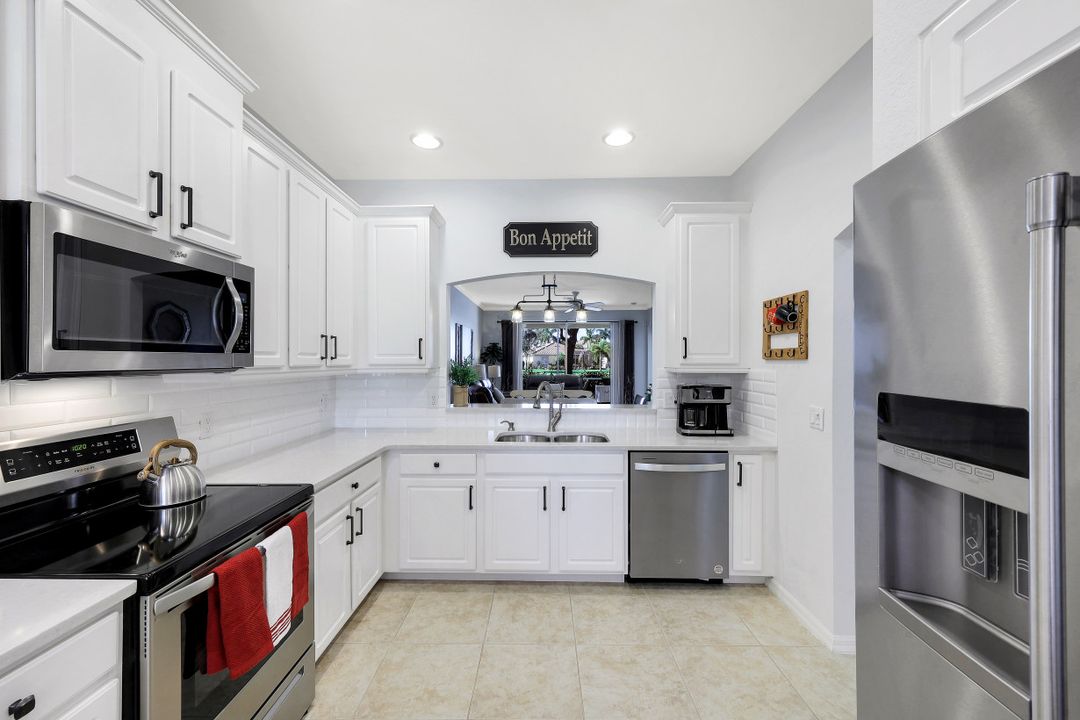 14440 Manchester Dr, Naples, FL 34114