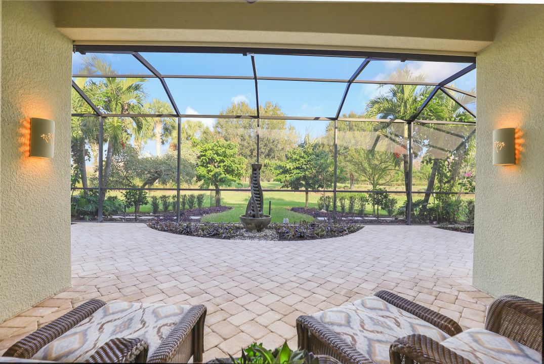 9090 Limestone Ln, Naples, FL 34120