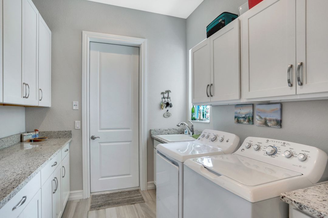 17212 Hidden Estates Cir, Fort Myers, FL 33908