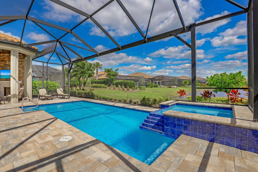 9418 Galliano Ter, Naples, FL 34119