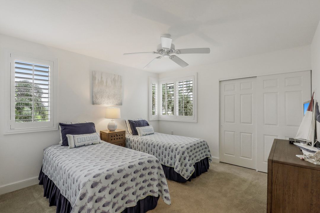 50 Seagate Dr #104, Naples, FL 34103