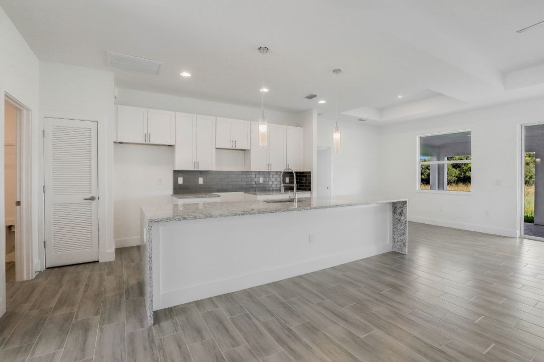 2900 51st St SW, Lehigh Acres, FL 33976