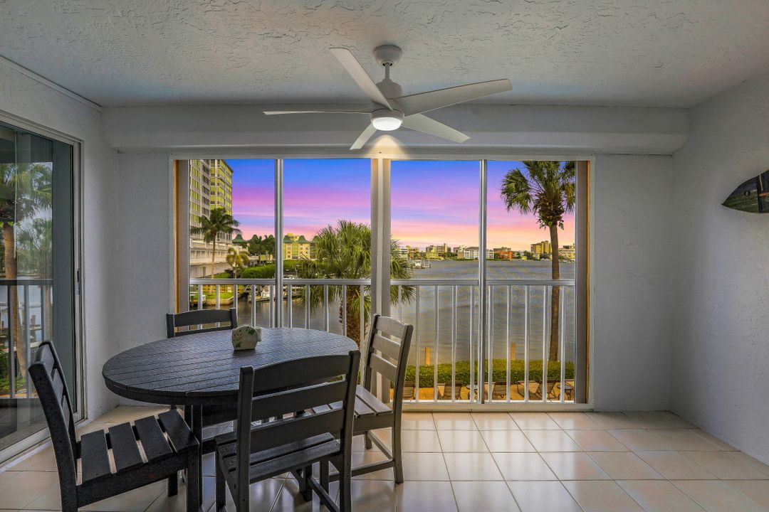 9101 Vanderbilt Dr #203, Naples, FL 34108